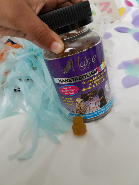 Mielle Organics kids gummies, kids multivitamin, natural hair blog, mom blog, black owned brands, the little in jen that could blog